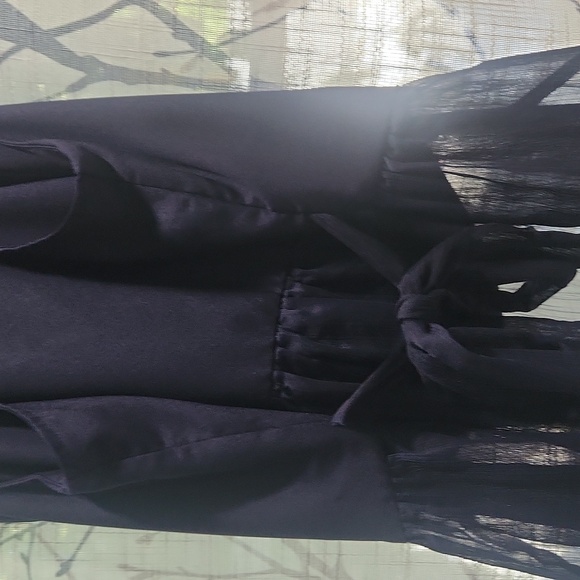 Alice In Wonderland Ruffled Top - Picture 5 of 6